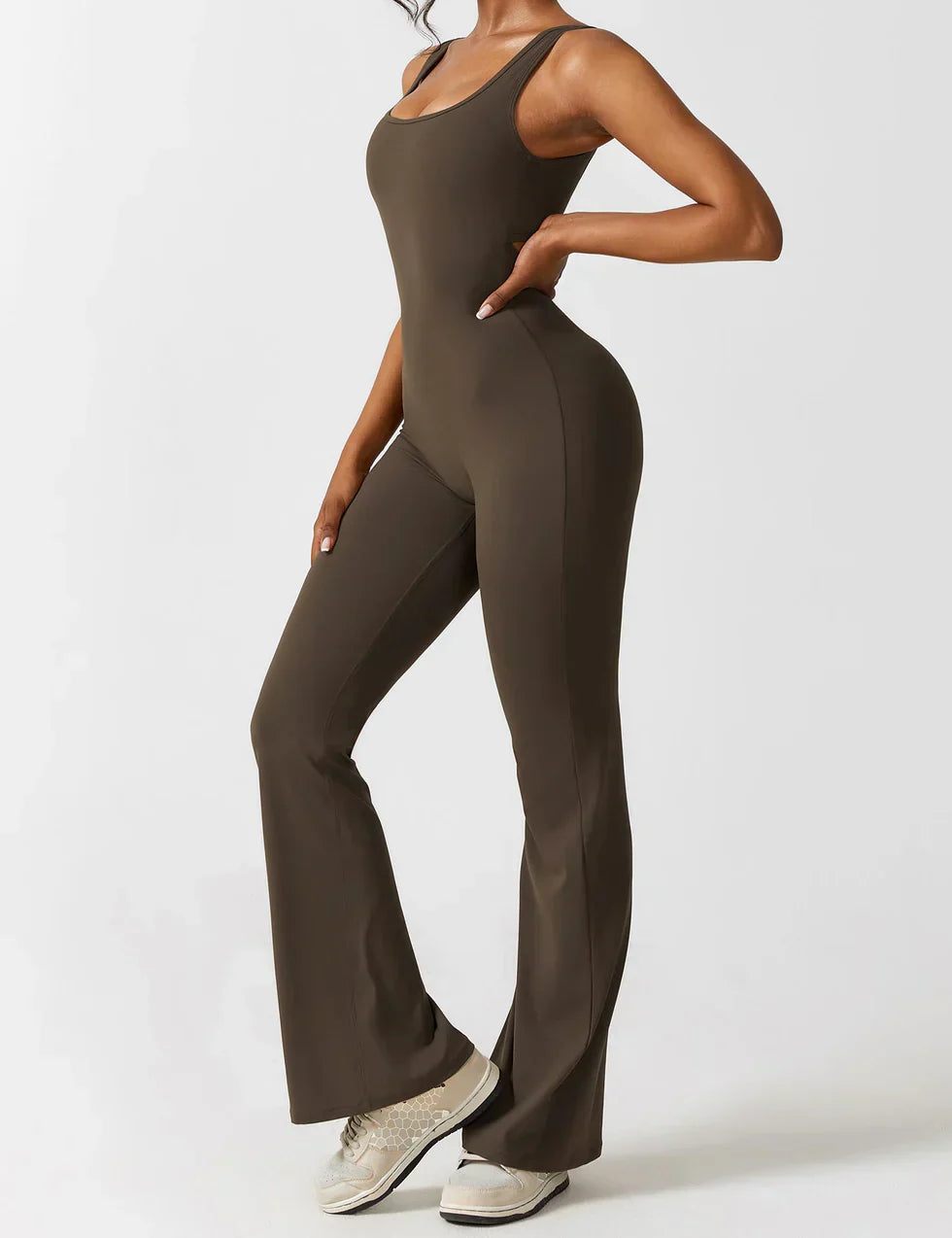 NOËLLE™ | Trendy & Flatterende V-Back Jumpsuit