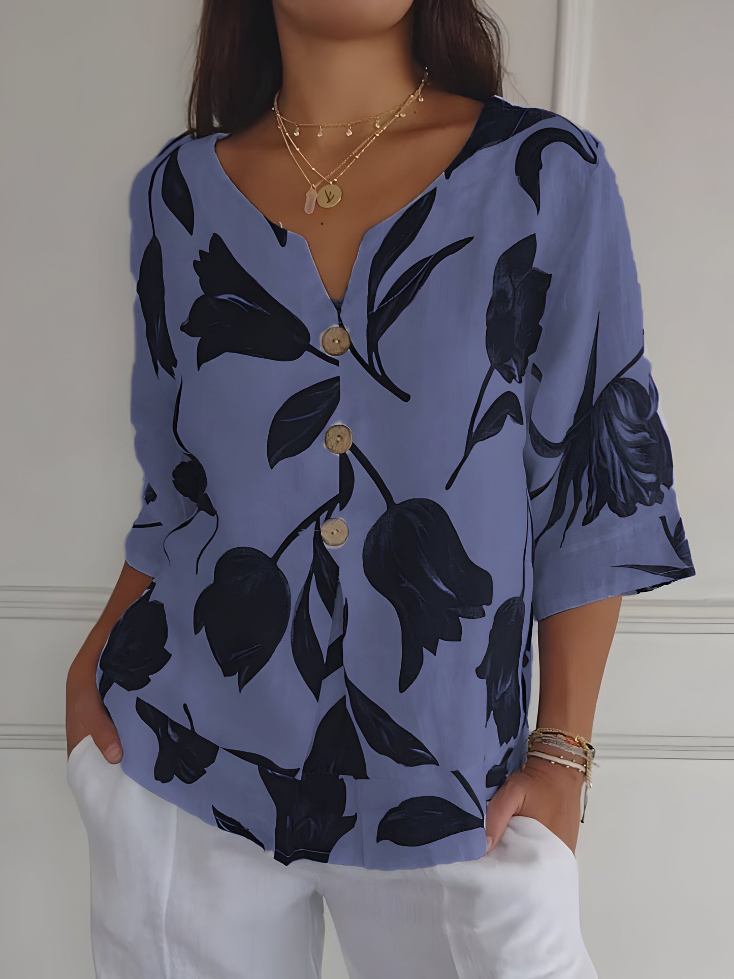 NOËLLE™ | Voorjaarsblouse met V-hals