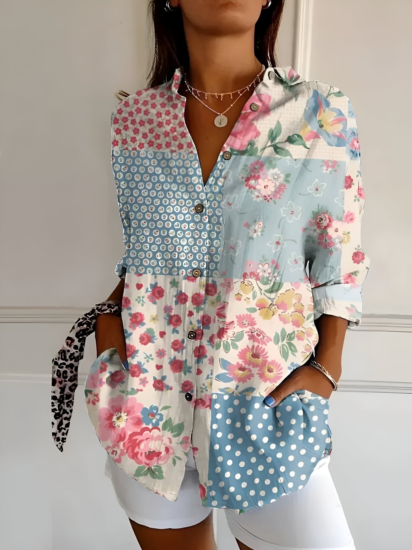 Malou™ | Bloemenblouse met Knopen