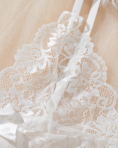 Julia™ | Sensueel Kant Nachtjurkje met Diepe V-hals & G-string